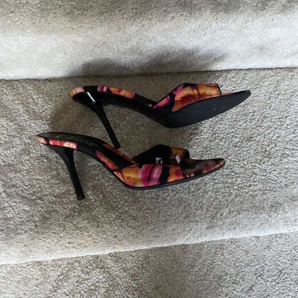 super stylish dior open-toe heels!! 💐 - Picture 2 of 4